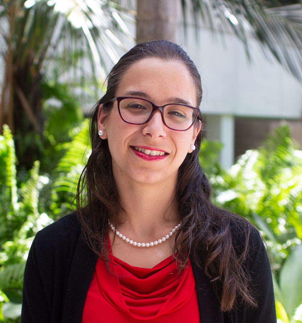 Elizabeth Perez FIU College Of Arts Sciences Education