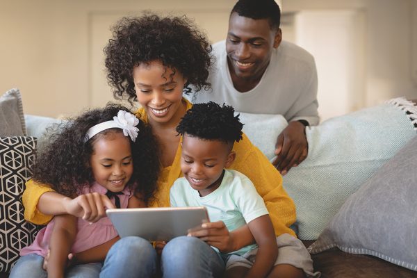 family-reading-from-tablet-600x400.jpeg